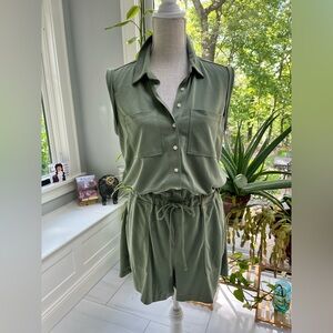 Lou & Grey Green Sleeveless Short Jumpsuit